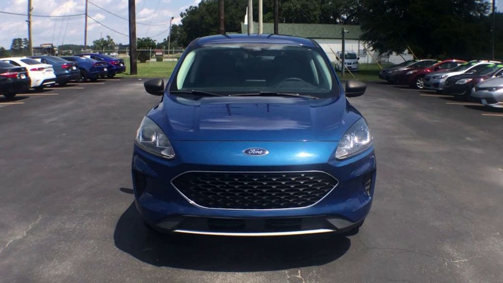 2022 Ford Escape SE photo 3