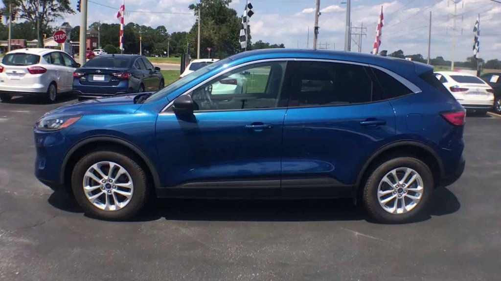2022 Ford Escape SE photo 5