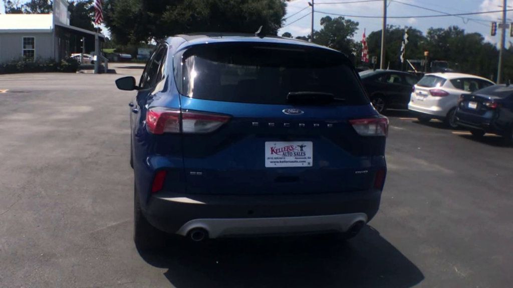 2022 Ford Escape SE photo 7