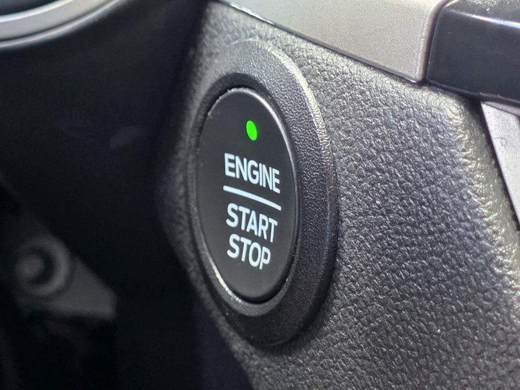2022 Ford Escape SE Sport photo 18