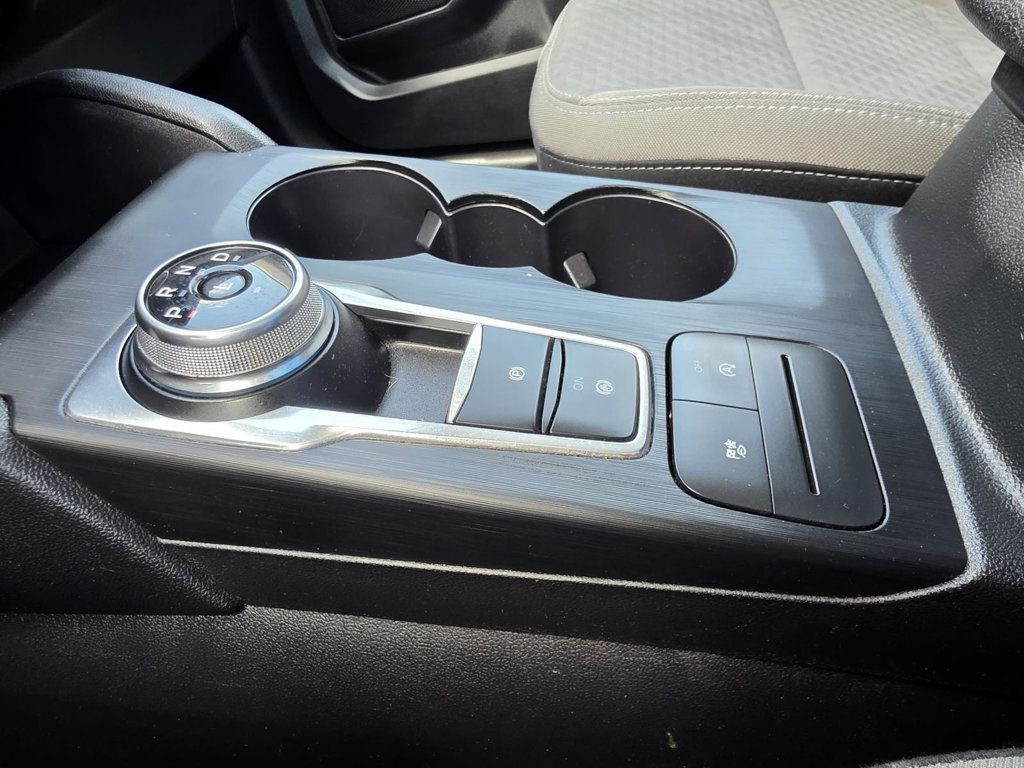 2022 Ford Escape SE Sport photo 21