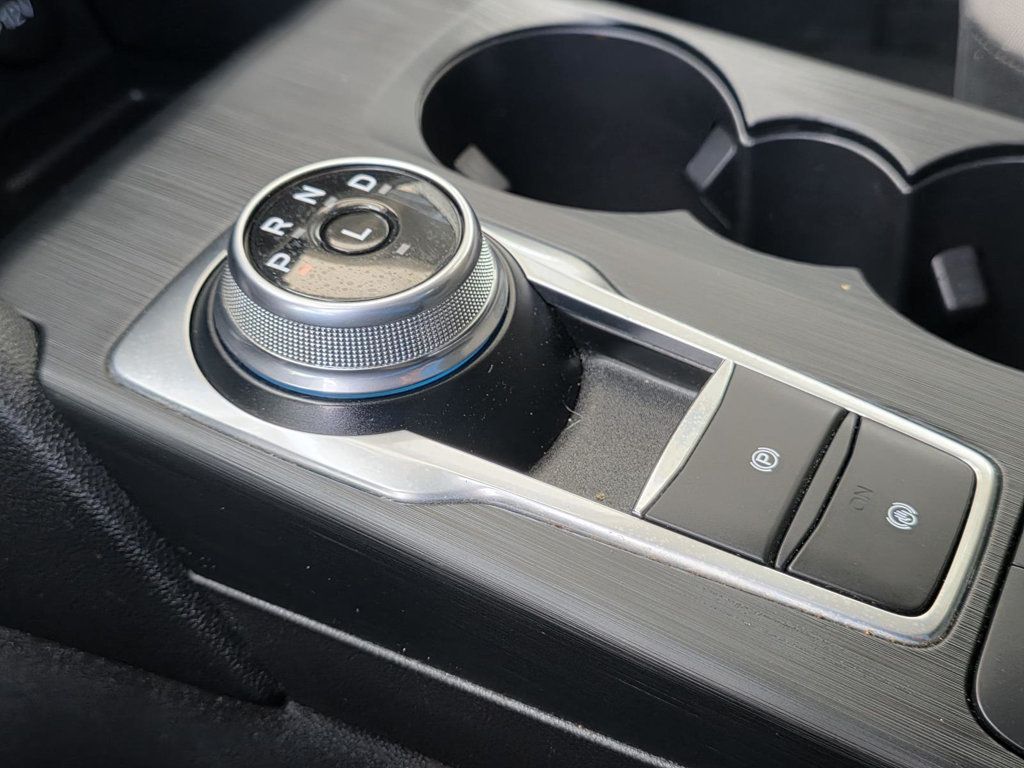2022 Ford Escape SE Sport photo 22