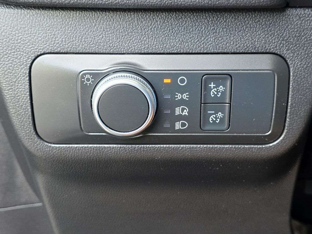 2022 Ford Escape SE Sport photo 24