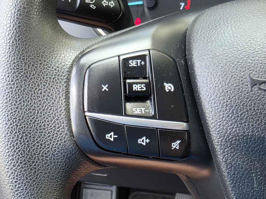 2022 Ford Escape SE Sport photo 25