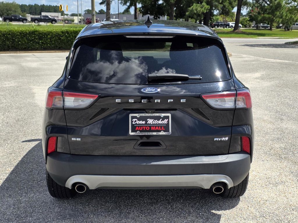 2022 Ford Escape SE Sport photo 3