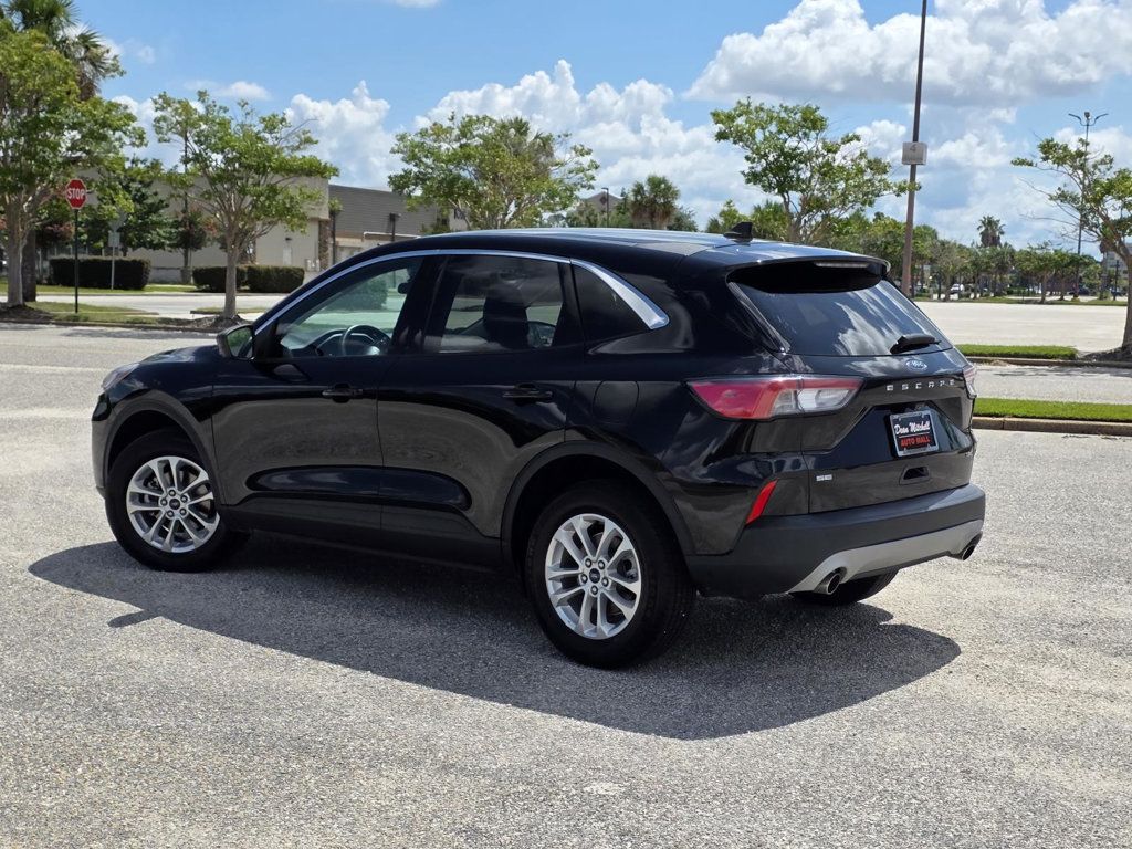 2022 Ford Escape SE Sport photo 4