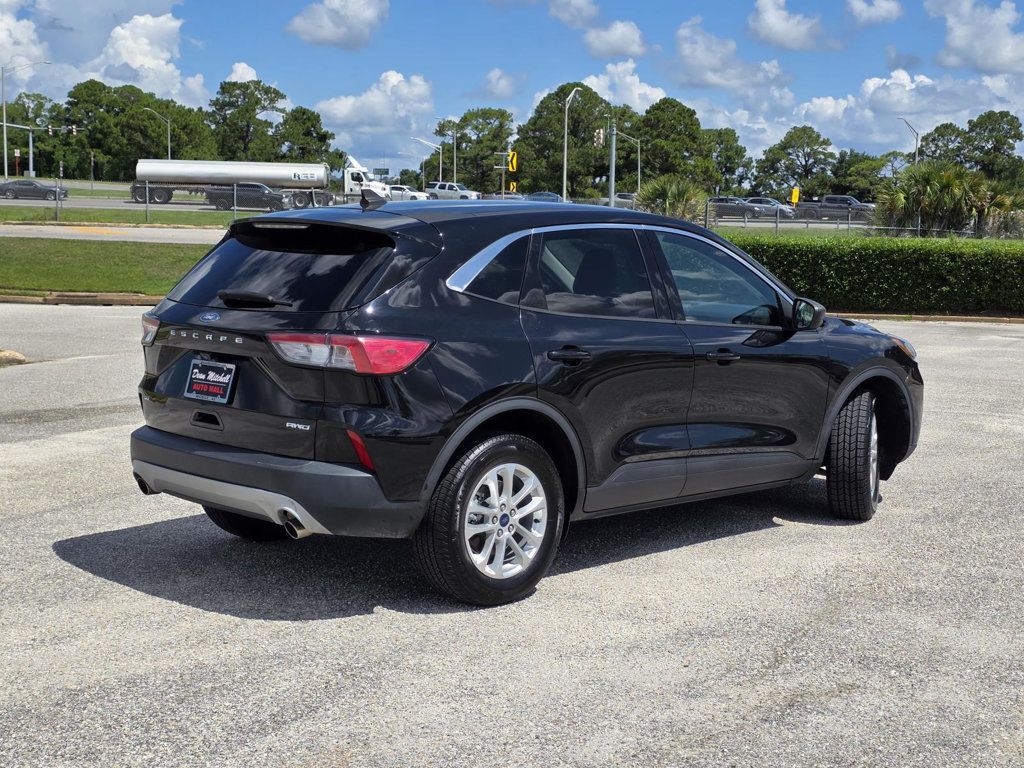 2022 Ford Escape SE Sport photo 5