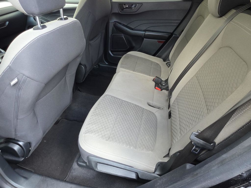 2022 Ford Escape SE Sport photo 8