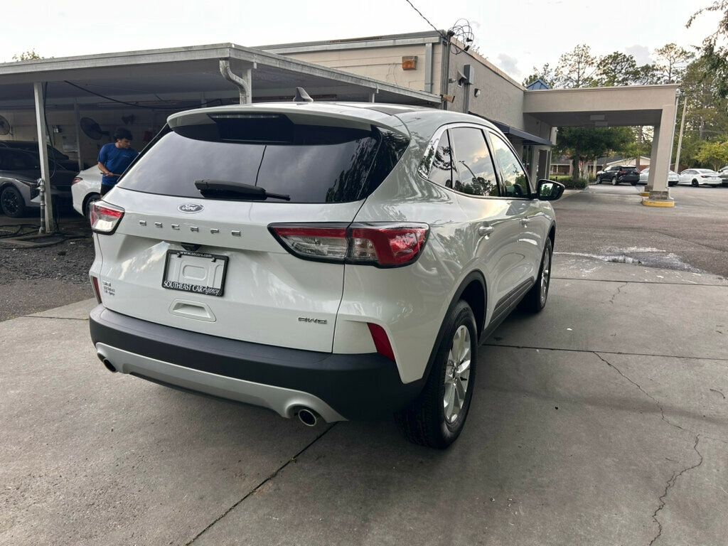 2022 Ford Escape SE photo 11