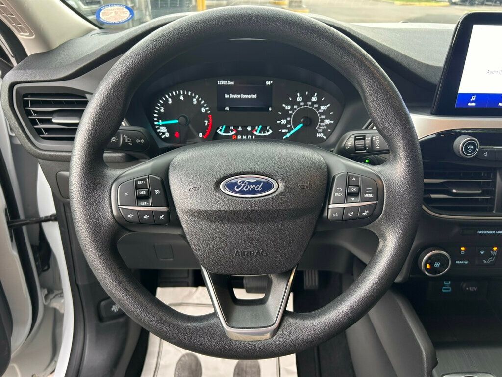 2022 Ford Escape SE photo 5