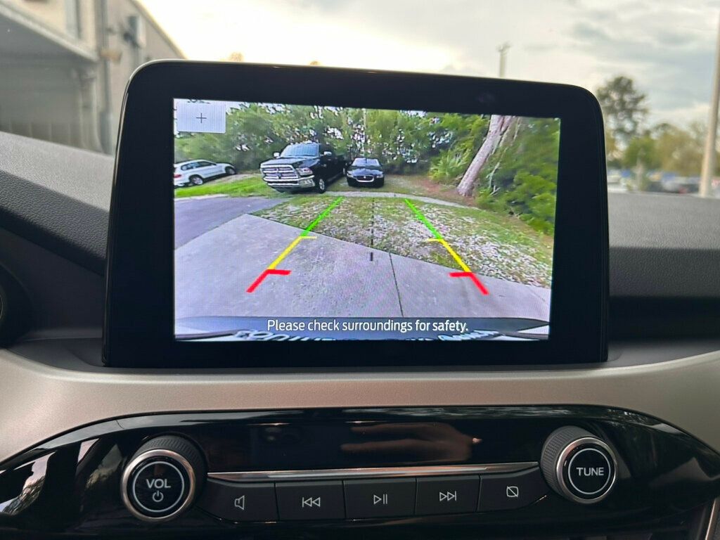2022 Ford Escape SE photo 7
