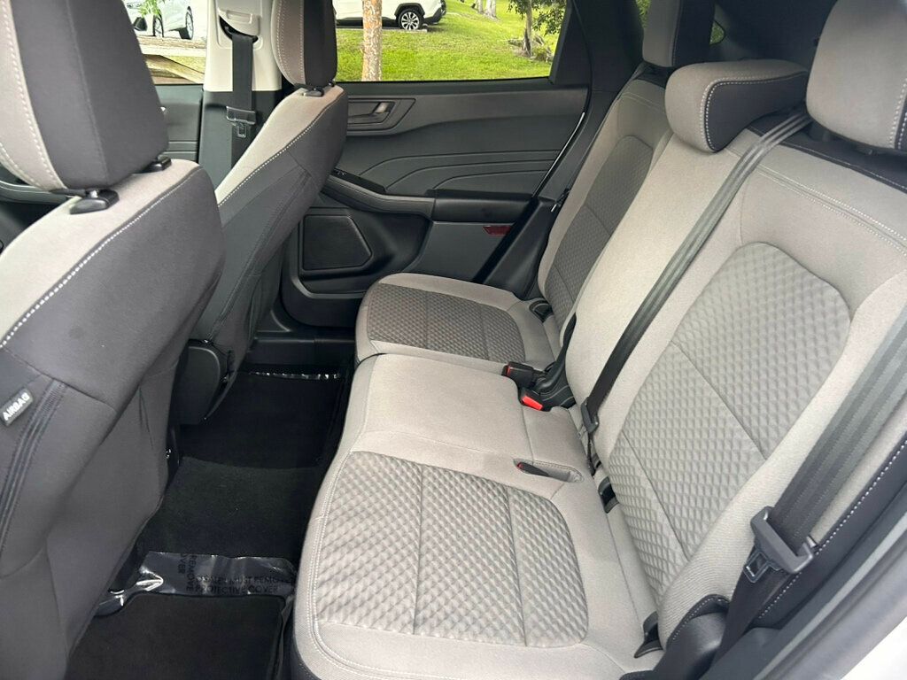 2022 Ford Escape SE photo 8