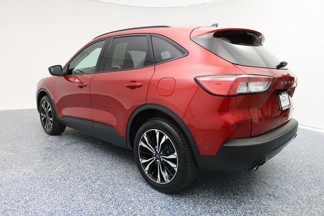 2022 Ford Escape SE AWD with Panoramic Vista Roof & Sport Appearance Package - 22937457 - 4