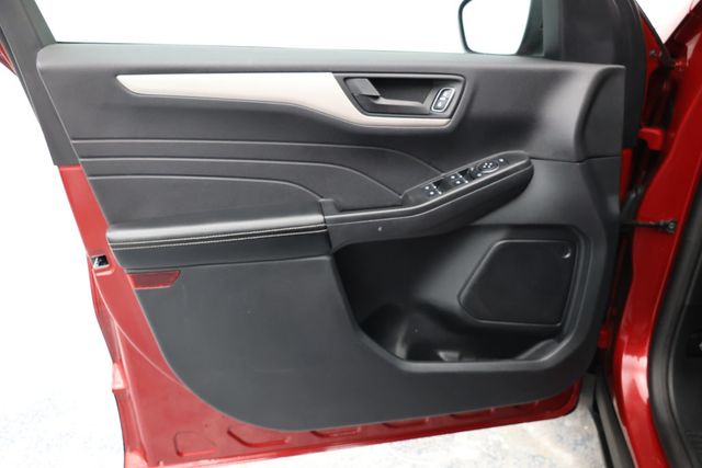 2022 Ford Escape SE AWD with Panoramic Vista Roof & Sport Appearance Package - 22937457 - 7