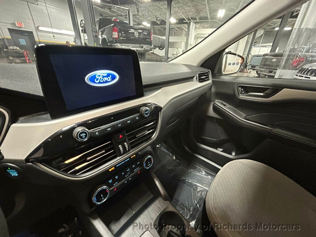 2022 Ford Escape SE Hybrid AWD - 22996854 - 13