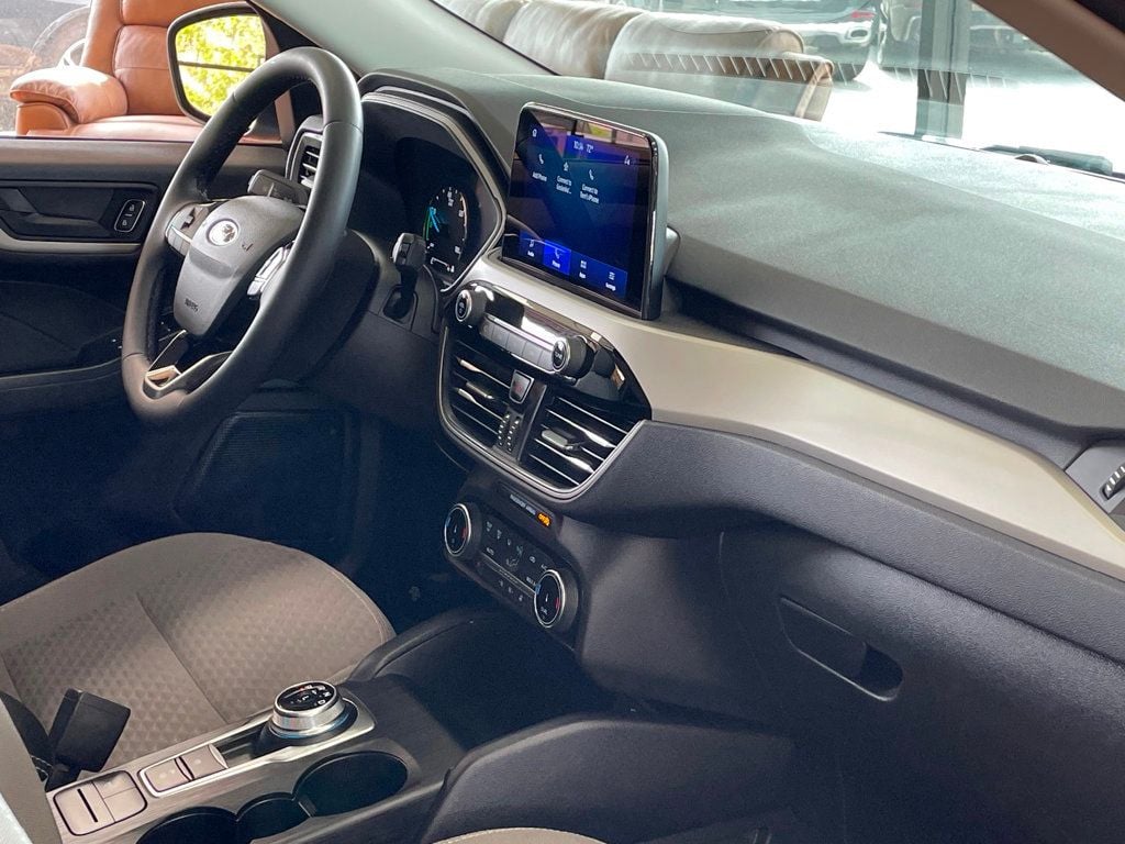 2022 Ford Escape SE Hybrid FWD - 23014769 - 20