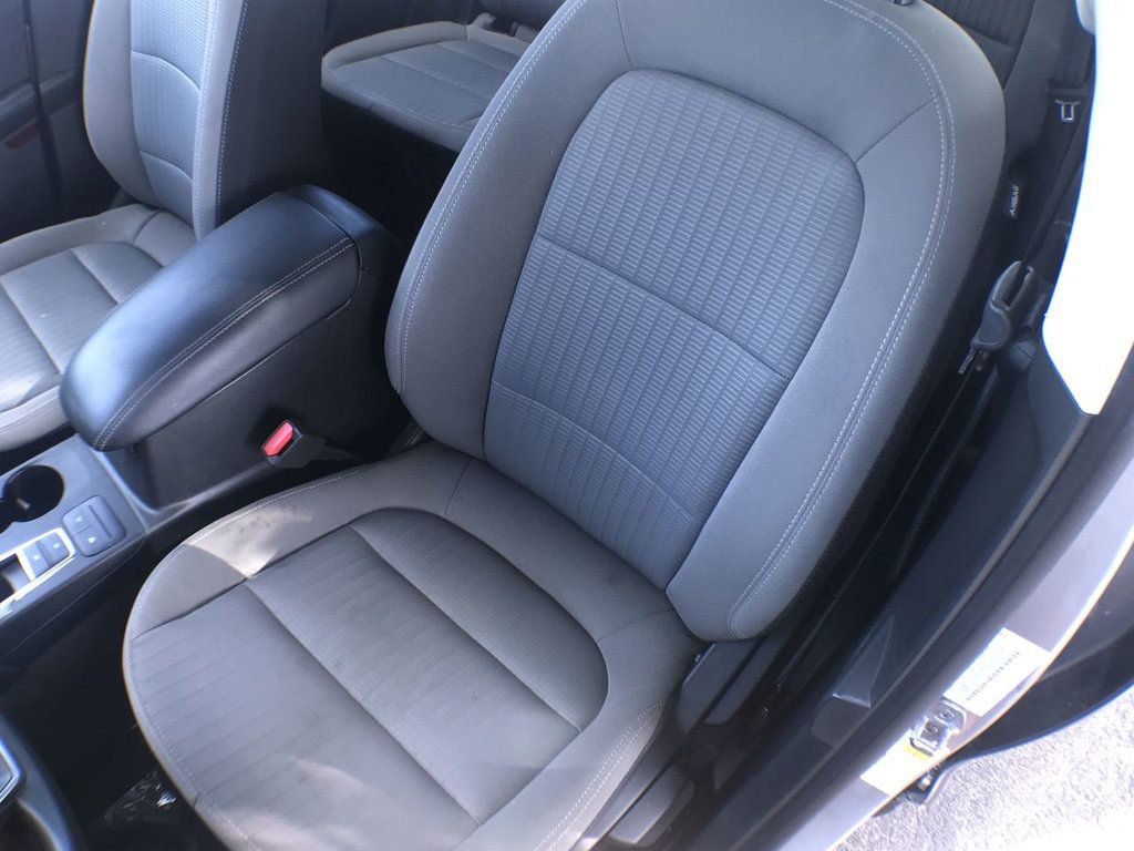 2022 Ford Escape S photo 14