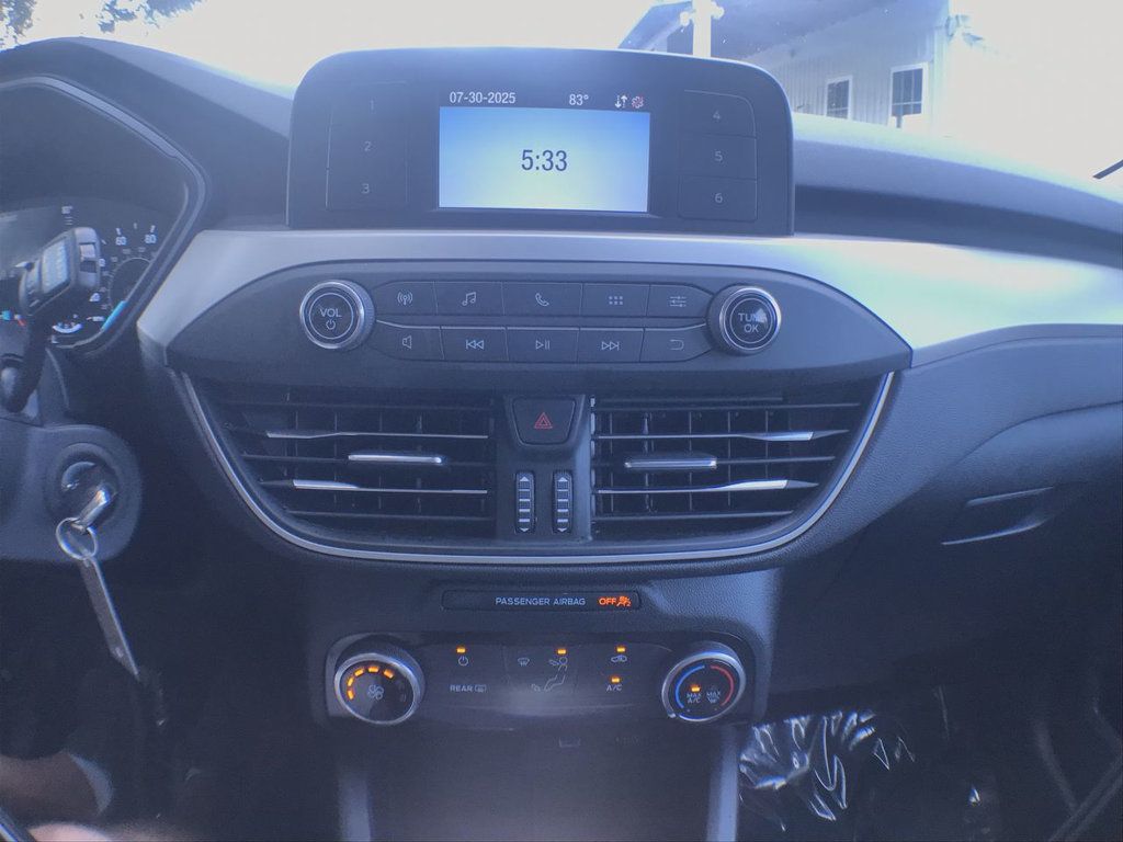 2022 Ford Escape S photo 16