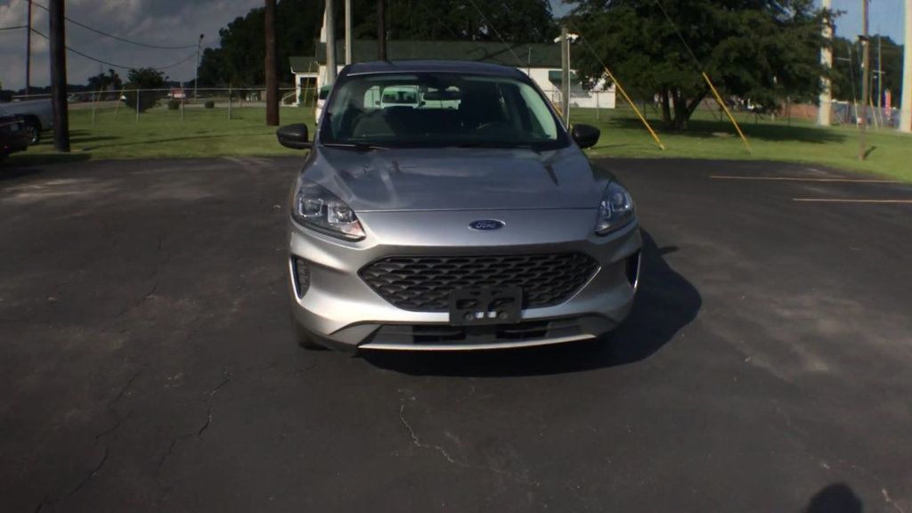 2022 Ford Escape S photo 3