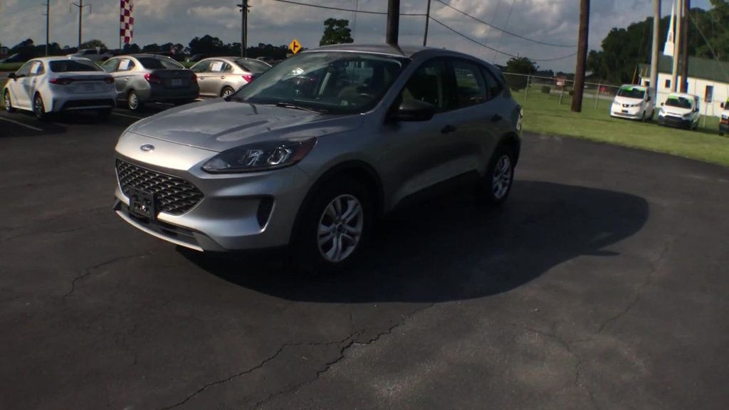 2022 Ford Escape S photo 4