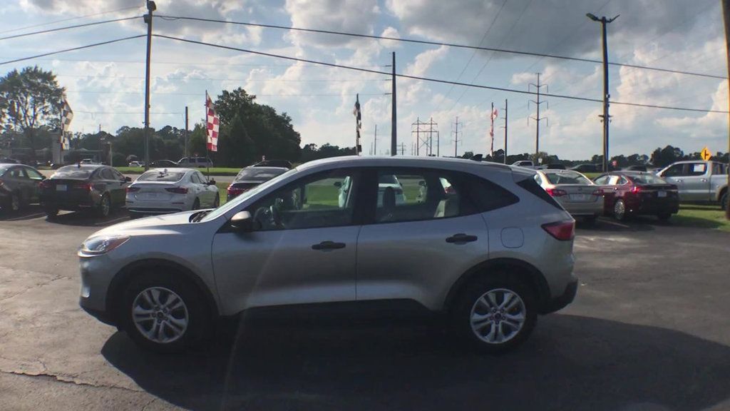 2022 Ford Escape S photo 5