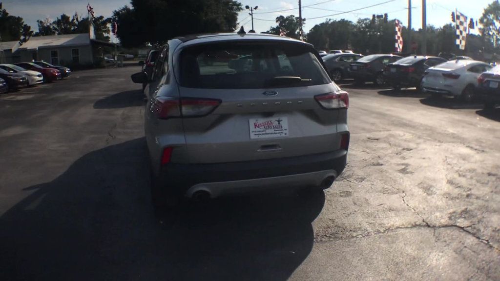 2022 Ford Escape S photo 7