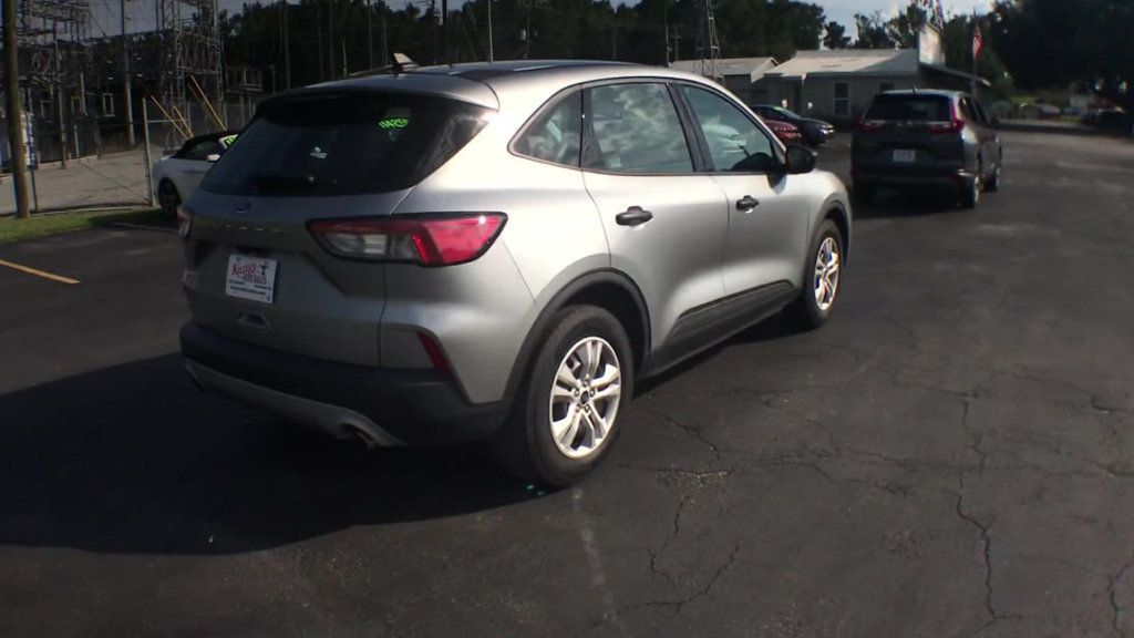 2022 Ford Escape S photo 8