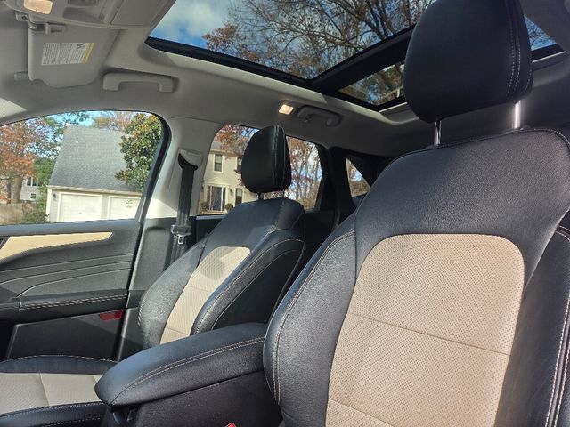 2022 Ford Escape Titanium AWD - 22944263 - 11