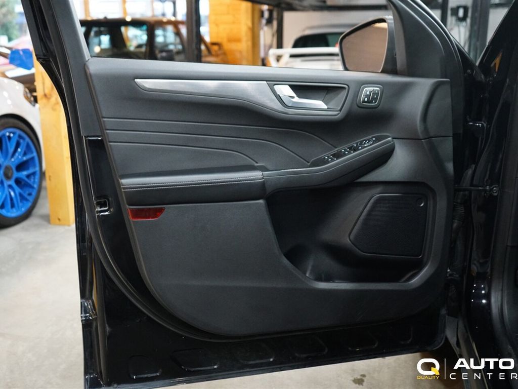 2022 Ford Escape Titanium Hybrid AWD - 22954407 - 10