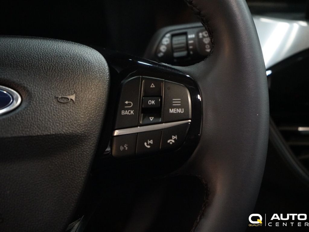 2022 Ford Escape Titanium Hybrid AWD - 22954407 - 19