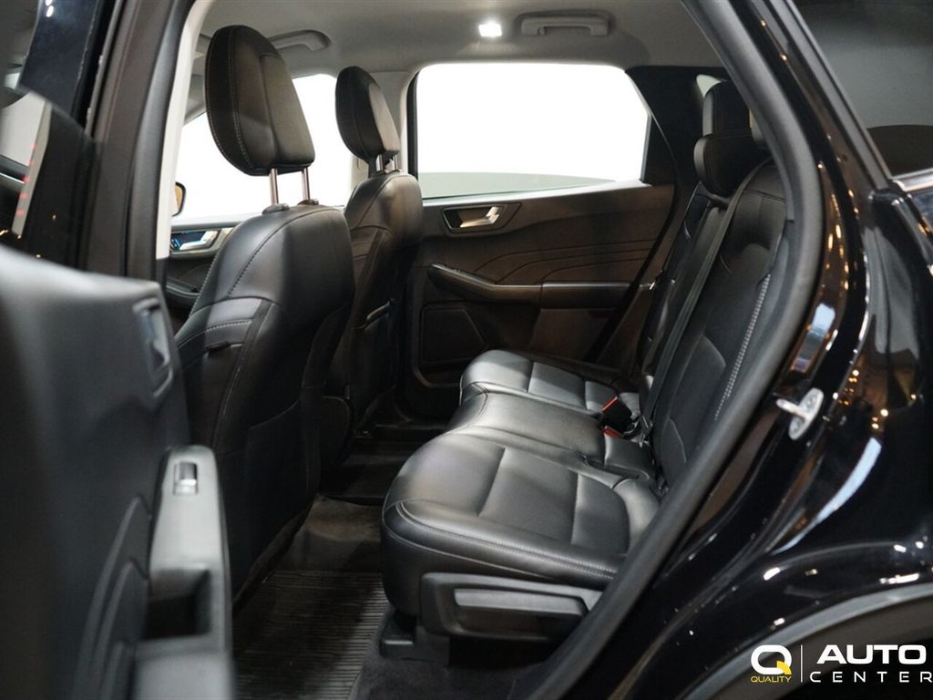 2022 Ford Escape Titanium Hybrid AWD - 22954407 - 29