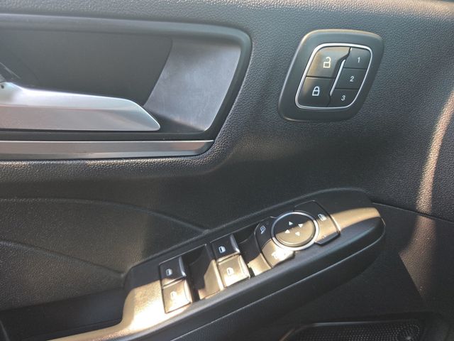 2022 Ford Escape Titanium Hybrid AWD - 23042094 - 19
