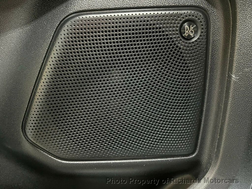 2022 Ford Escape Titanium Hybrid photo 13