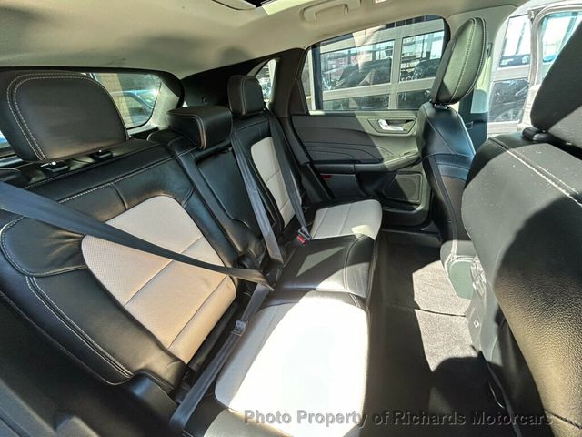 2022 Ford Escape Titanium Hybrid AWD - 23008079 - 20