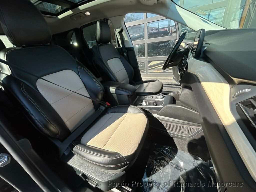 2022 Ford Escape Titanium Hybrid AWD - 23008079 - 23
