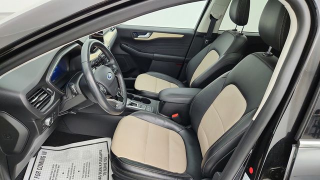 2022 Ford Escape Titanium Hybrid AWD - 22946099 - 19