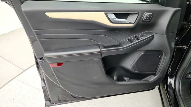 2022 Ford Escape Titanium Hybrid AWD with Elite Package & Panoramic Vista Roof - 22946099 - 10