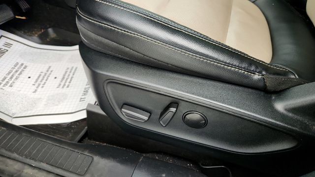 2022 Ford Escape Titanium Hybrid AWD with Elite Package & Panoramic Vista Roof - 22946099 - 11