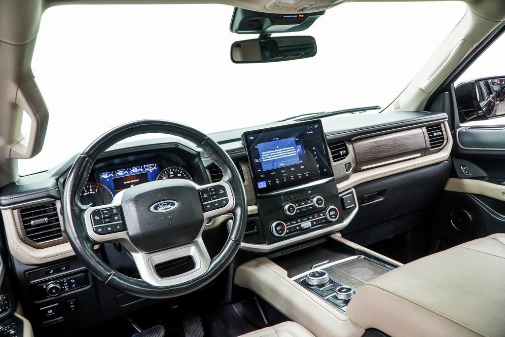 2022 Ford Expedition Limited photo 4