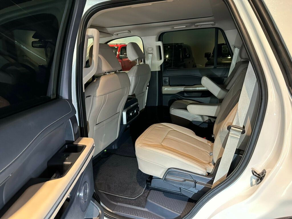 2022 Ford Expedition Limited/PanoRoof/ActiveParkAssist/Htd&CldSeats/B&O Sound - 22424360 - 12