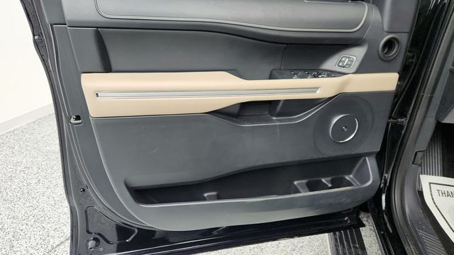2022 Ford Expedition Max Limited 4x4 with Equipment 302A & 15.5'' Touchscreen - 22955263 - 10