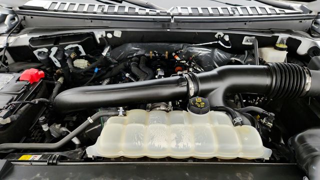 2022 Ford Expedition Max Limited 4x4 with Heavy-Duty Trailer Tow Package - 22950715 - 28