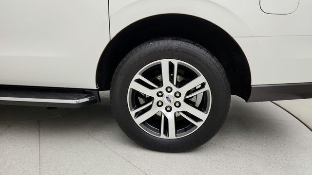 2022 Ford Expedition Max Limited 4x4 with Heavy-Duty Trailer Tow Package - 22950715 - 8