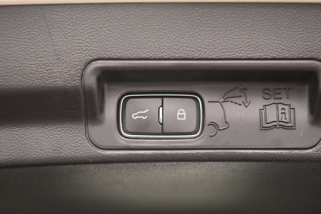 2022 Ford Explorer Limited - 23082407 - 19