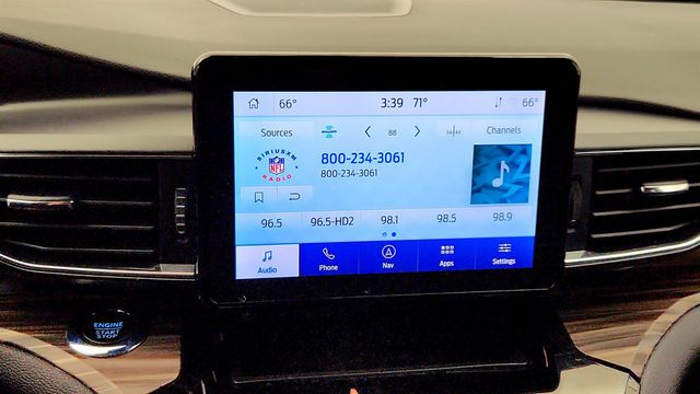 2022 Ford Explorer Limited 4WD w/ Equipment Group 301A & Twin Panel Moonroof - 23013136 - 17