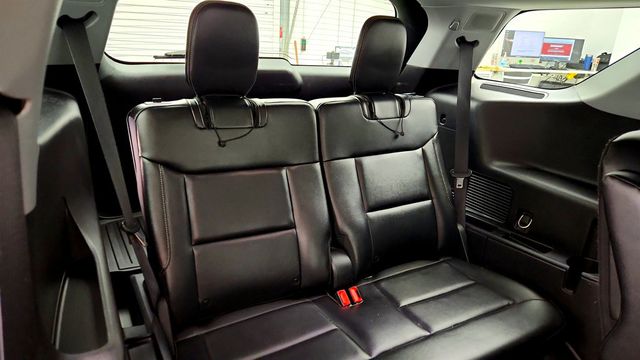 2022 Ford Explorer Limited 4WD w/ Equipment Group 301A & Twin Panel Moonroof - 23013136 - 22
