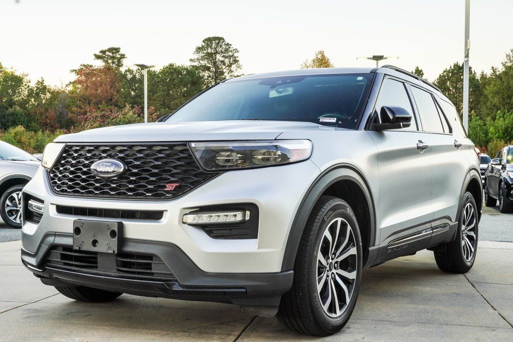 2022 Ford Explorer ST photo 3