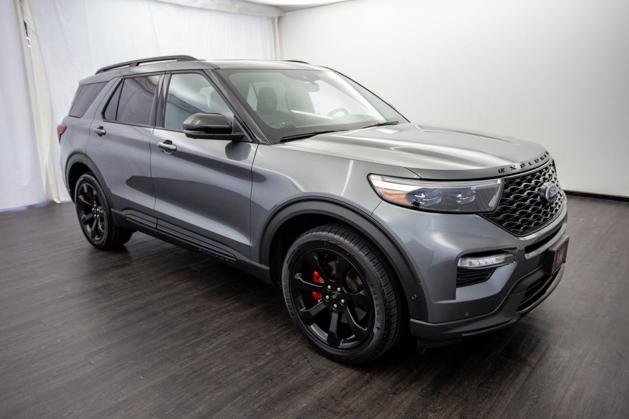 2022 Ford Explorer ST photo 3