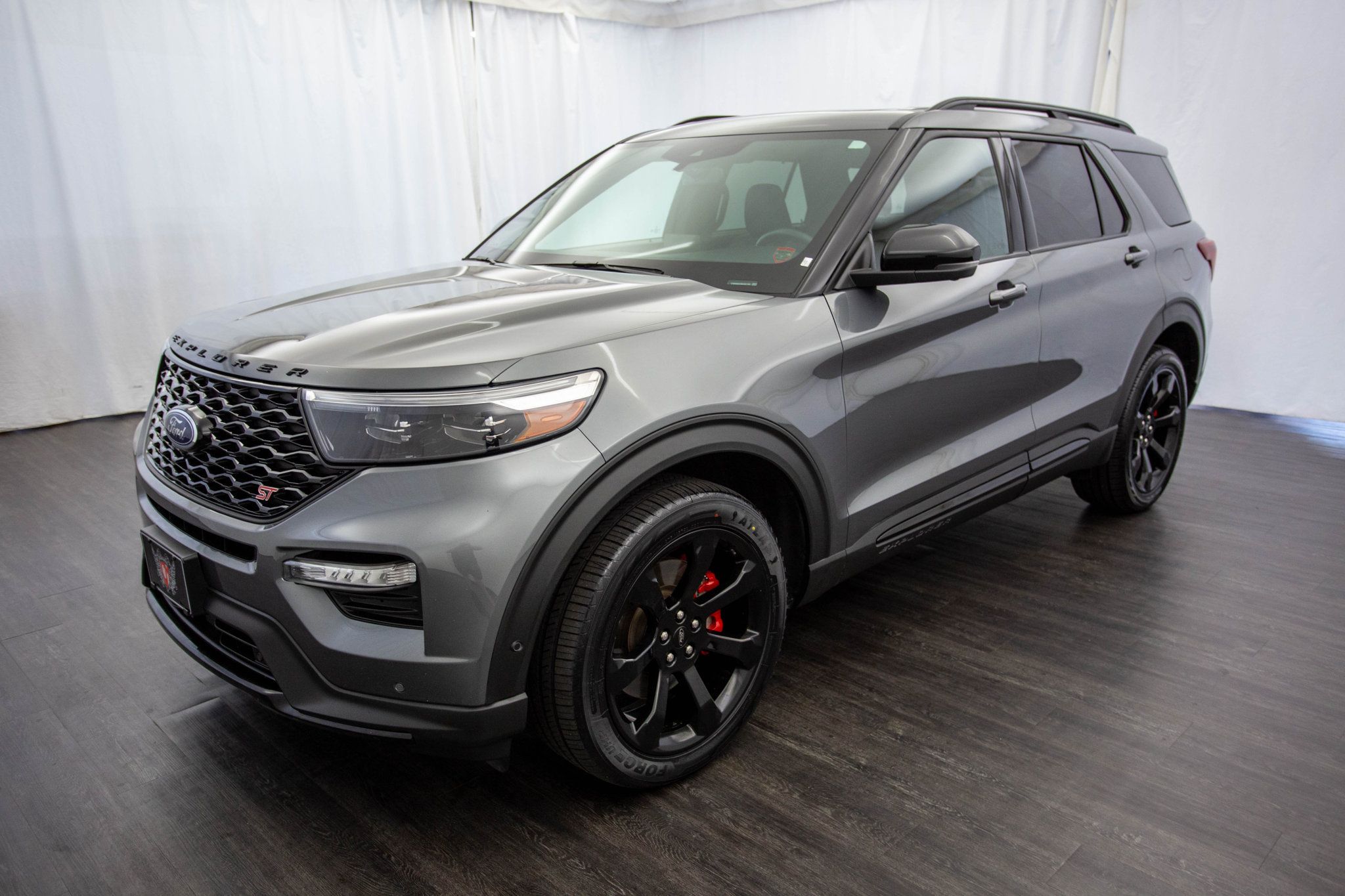 2022 Ford Explorer ST photo 4