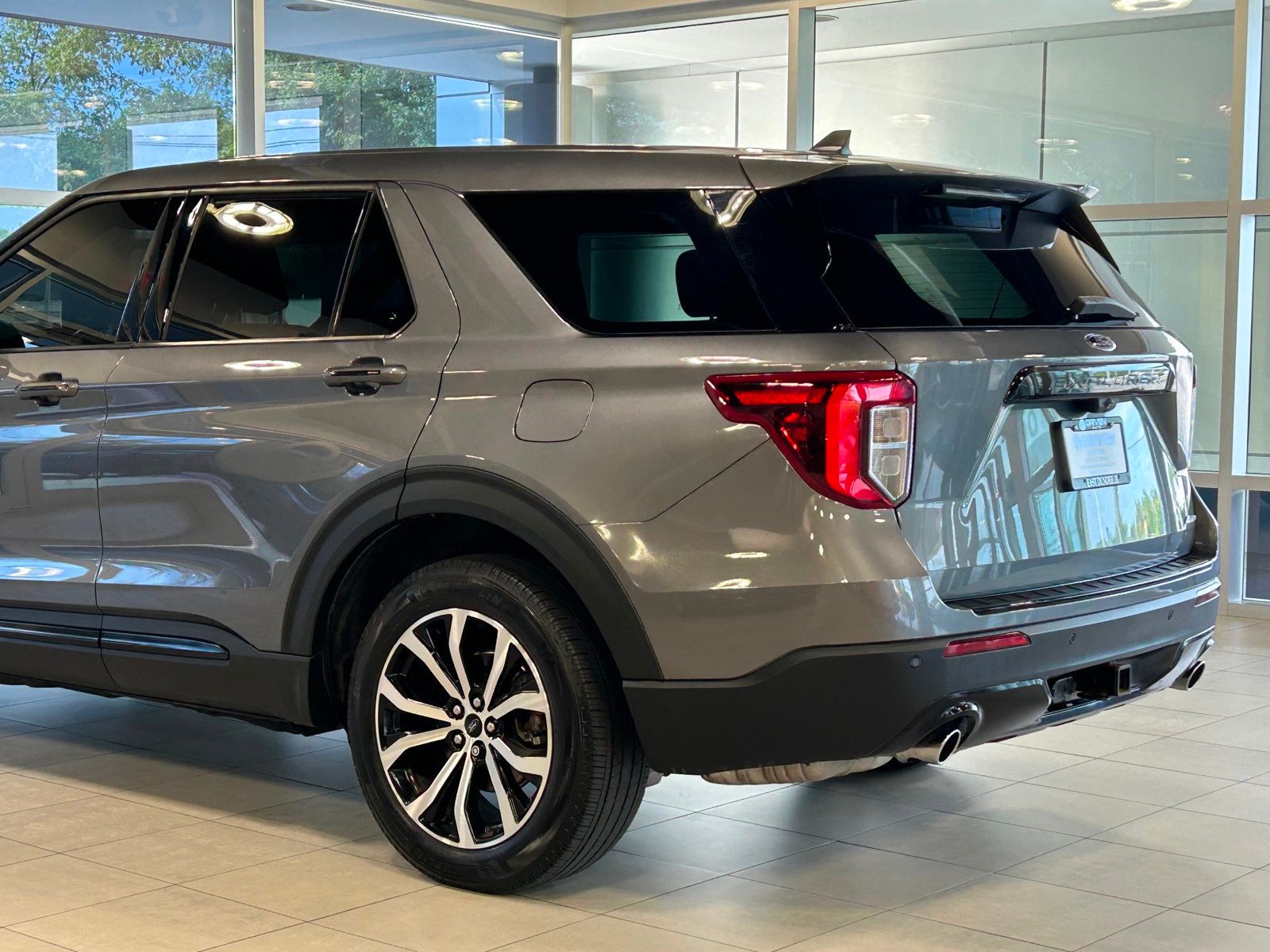 2022 Ford Explorer ST-Line photo 11